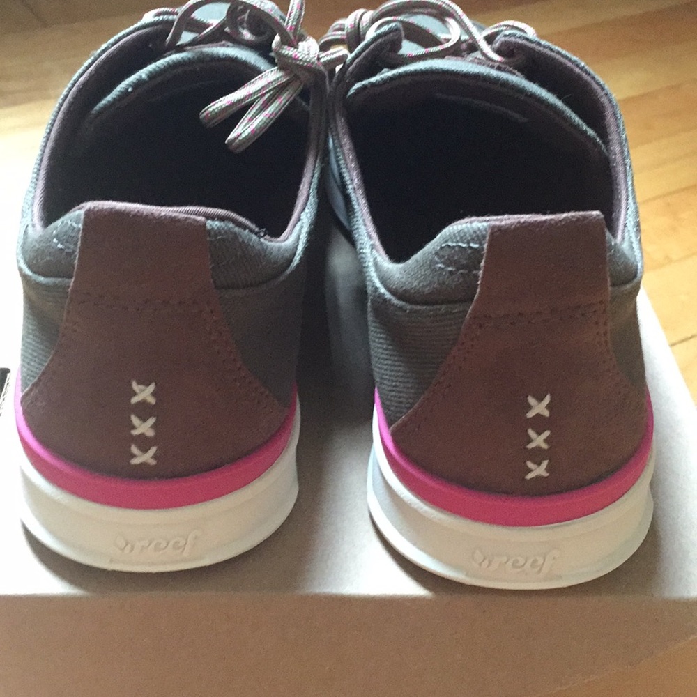 Never worn Reef Rover Low shoes Olive Sz 11!